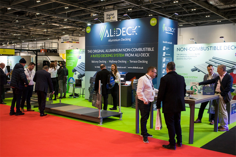 Stand Out from the Crowd: 5 Tips for Attracting Visitors to Your Exhibition Stand